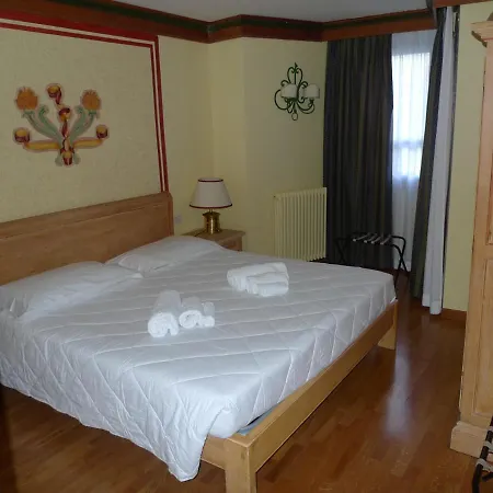 Rta Catturani Otel Madonna